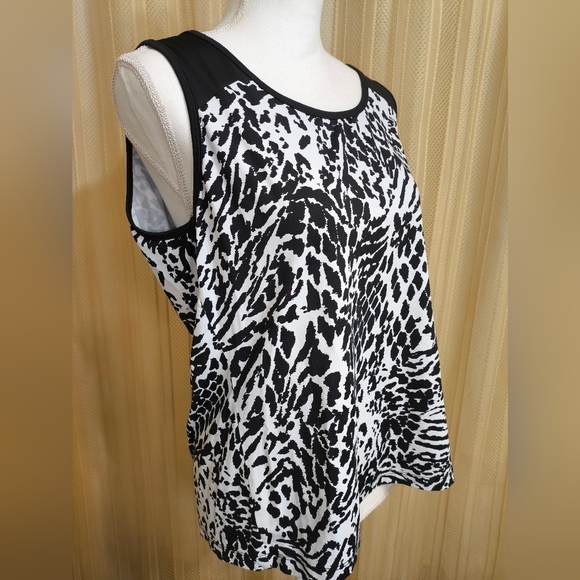 Chico's Zenergy Animal Print Sleeveless Top 2 - Picture 2 of 4